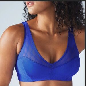 Savage X Fenty Peak Performance Low Impact X Mesh Sports Bra- Medium